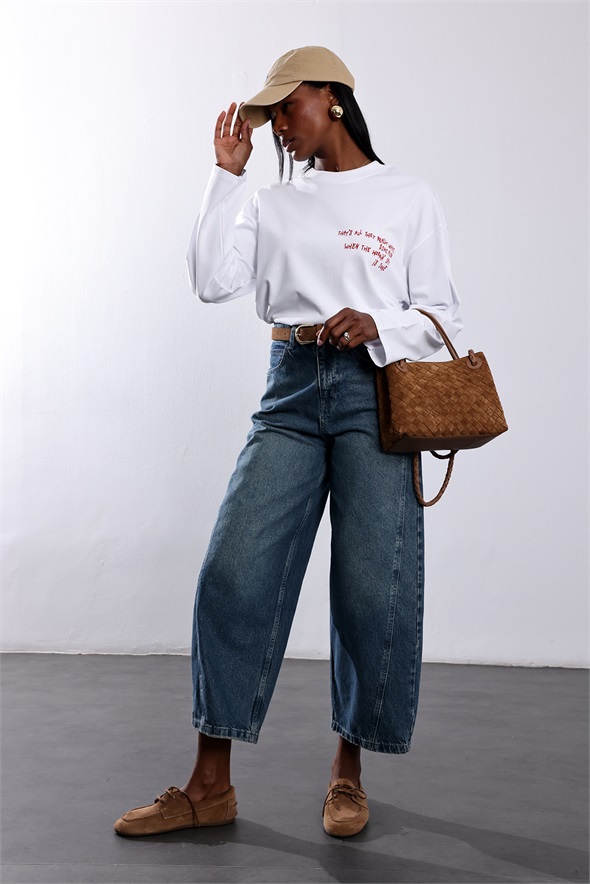 Beyaz Yazı Baskılı Sweatshirt 4853