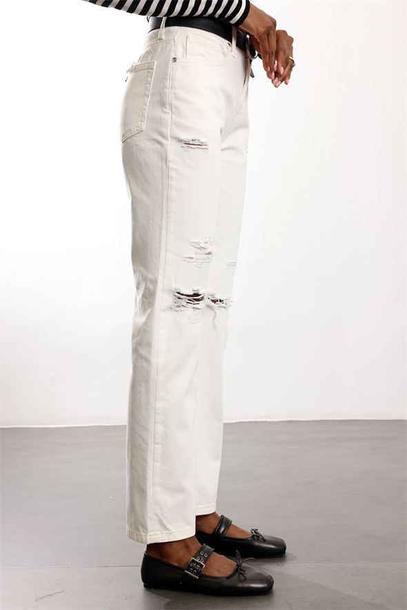Beyaz Yırtık Detaylı Straight Jean 