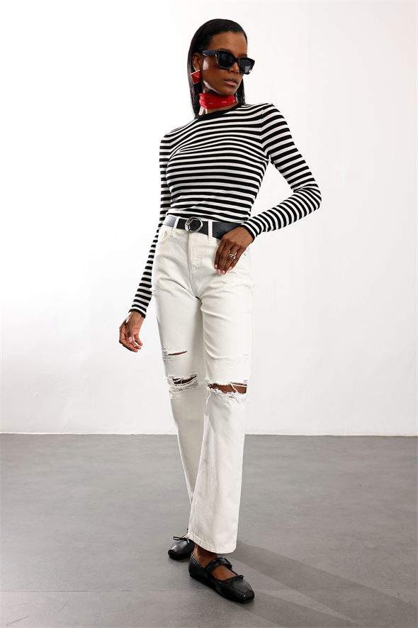 Beyaz Yırtık Detaylı Straight Jean 