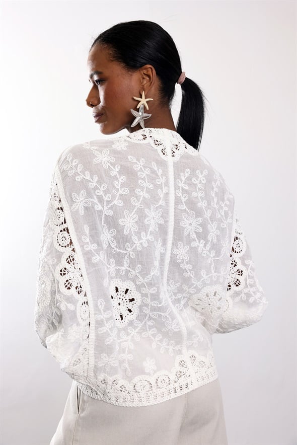 Ekru Dantel İşlemeli Bluz 39750