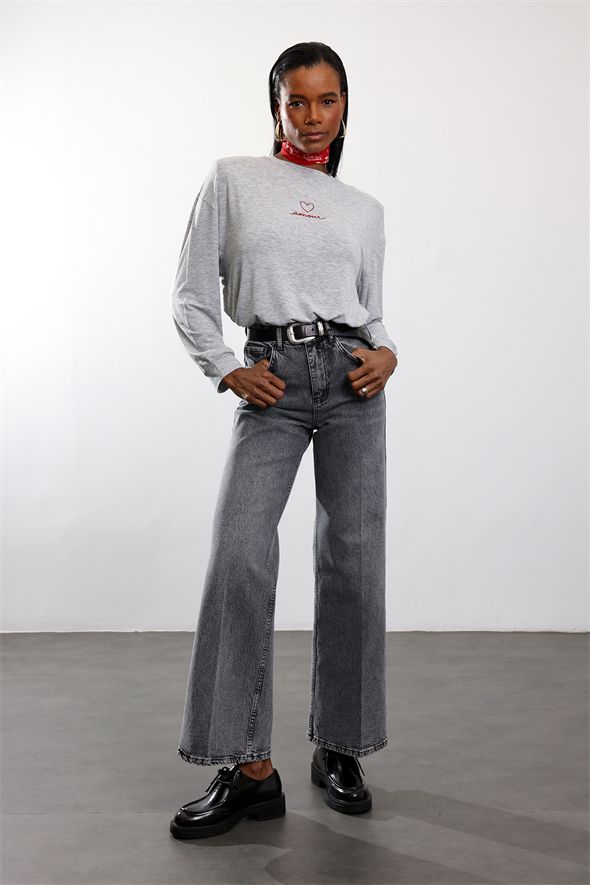 Gri Amour Yazı Nakışlı Vatkalı Bluz 18075