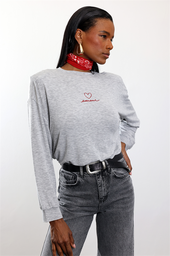 Gri Amour Yazı Nakışlı Vatkalı Bluz 18075