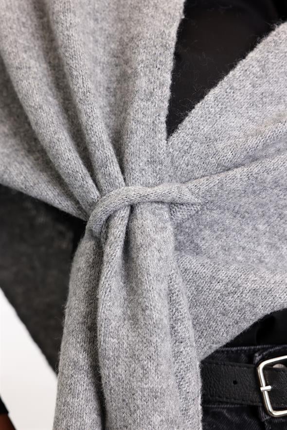 Gri Triko Üçgen Atkı S009