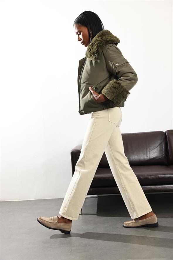 Haki Yakası Kürklü Su Geçirmez Mont D99626