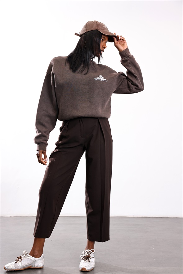 Kahverengi Arkası Baskılı Bisiklet Yaka Sweatshirt 954