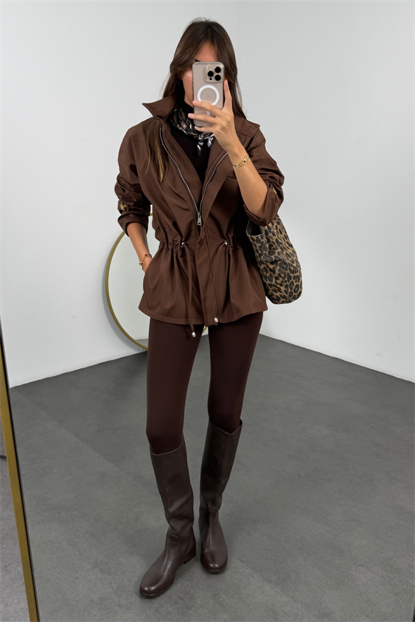 Kahverengi Beli Büzdürmeli Yağmurluk 