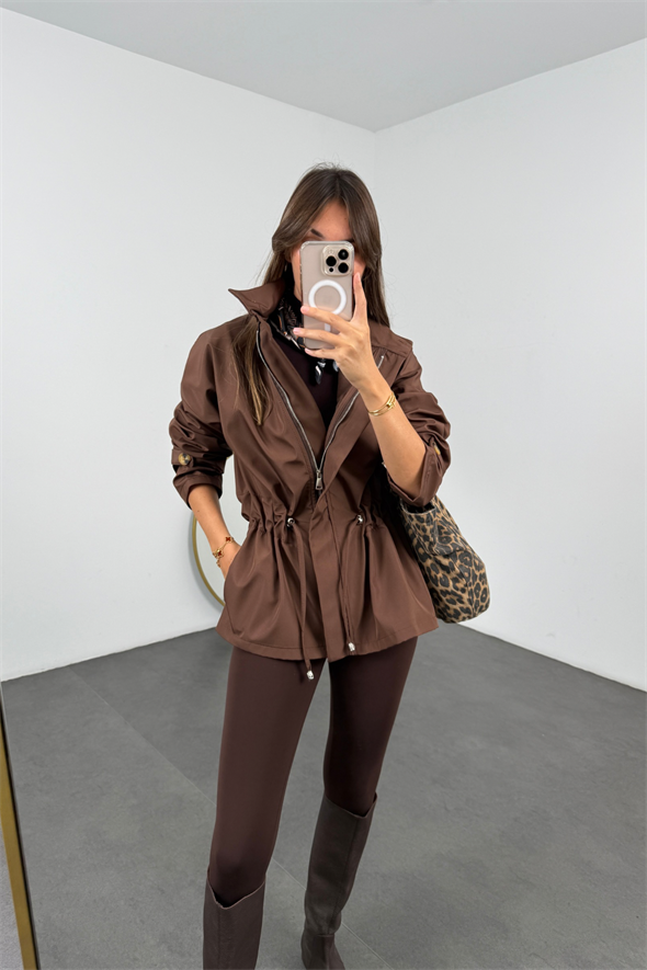 Kahverengi Beli Büzdürmeli Yağmurluk 