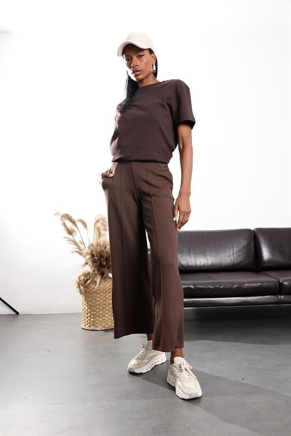 Kahverengi Bisiklet Yaka Oversize Tişört 4031