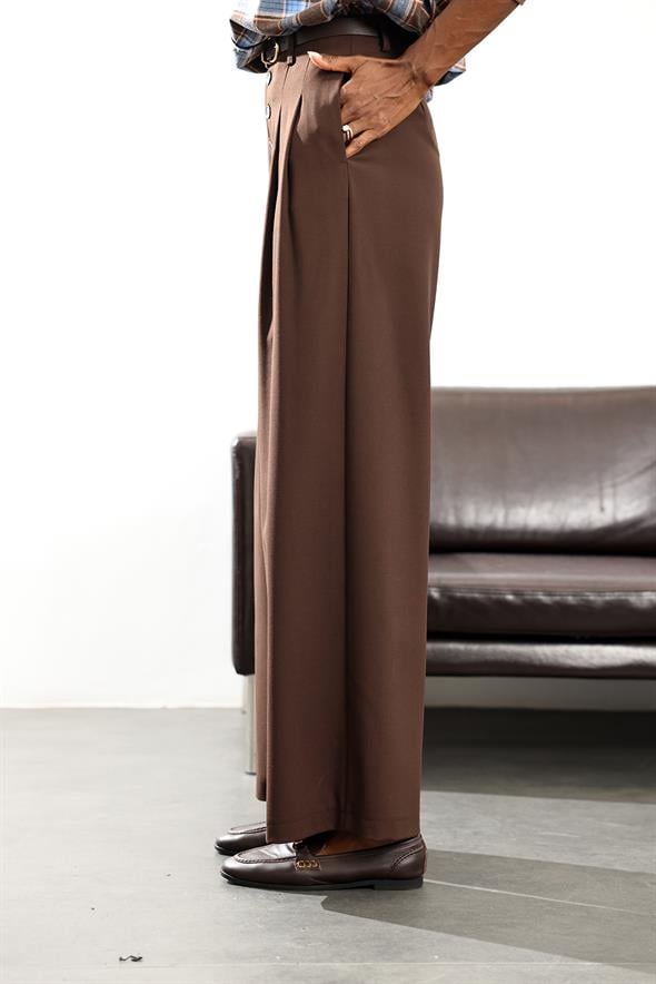 Kahverengi Düğme Detaylı Maskülen Pantolon 1593