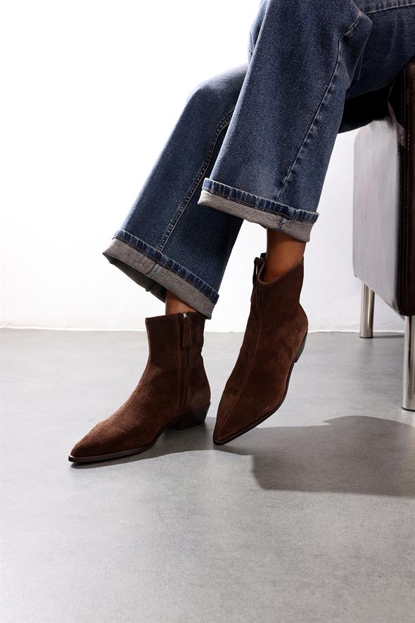 Kahverengi Sivri Burun Bot 128702