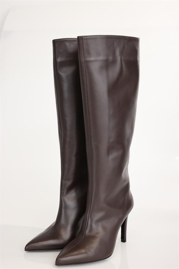 Kahverengi Sivri Burun Topuklu Çizme 24403