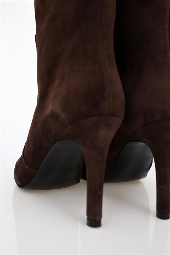 Kahverengi Süet Sivri Burun Topuklu Bot 24332