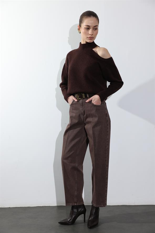 Kahverengi Yarım Balıkçı Omuz Detaylı Kazak 7779