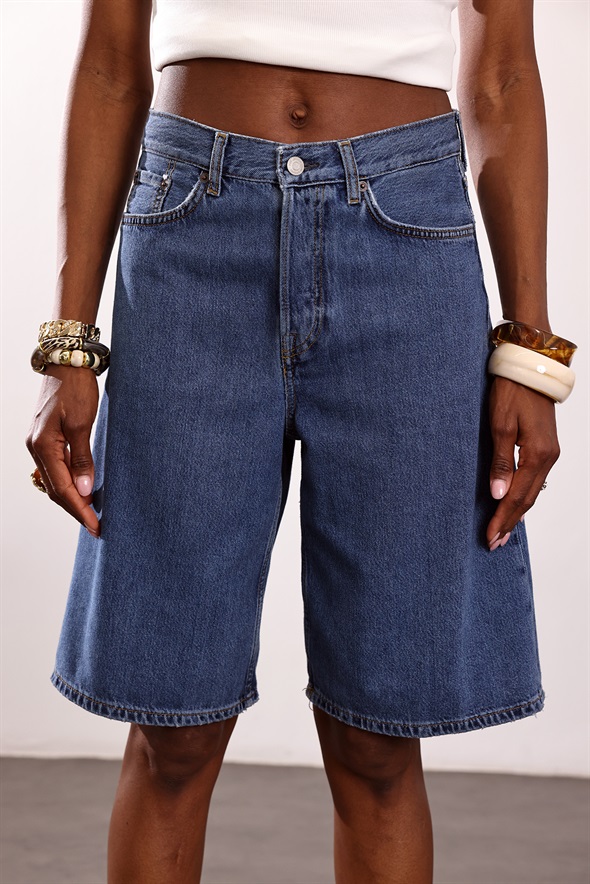 Mavi Geniş Paçalı Denim Şort 