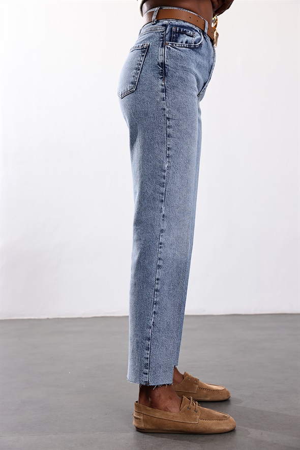 Mavi Kemerli Boyfit Jean 102