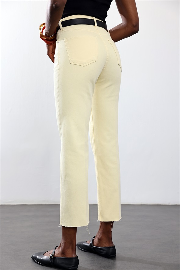 Sarı Yüksek Bel Kemerli Boyfit Jean 2004
