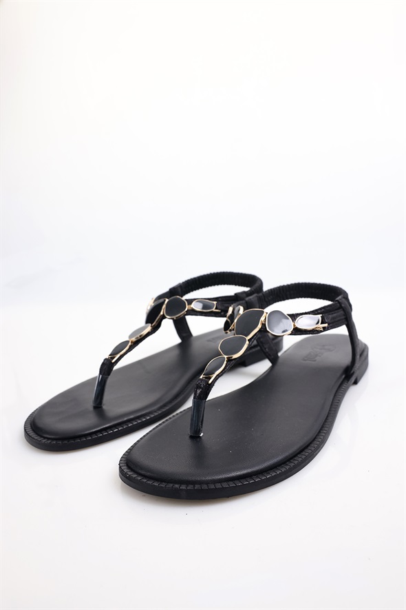 Siyah Aksesuarlı Sandalet 120