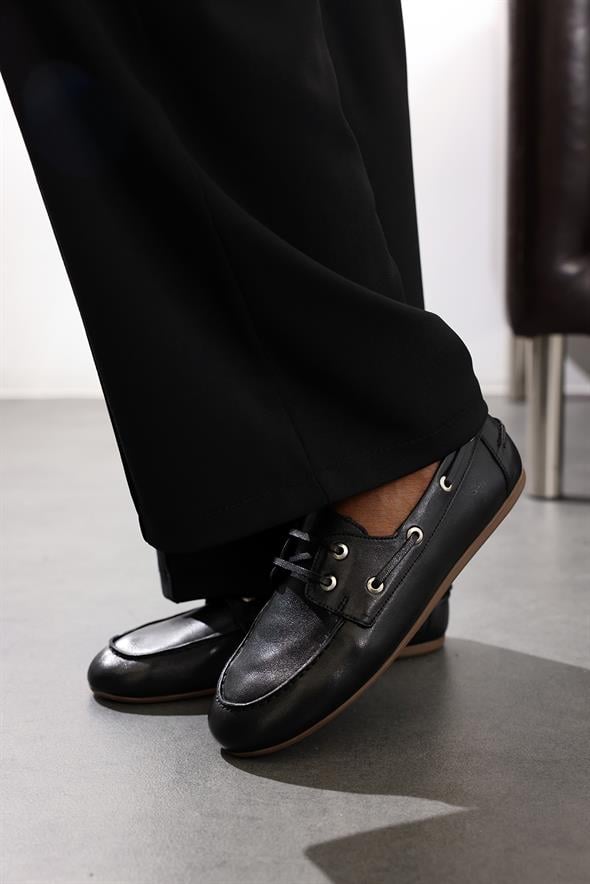 Siyah Bağcıklı Deri Makosen 24171