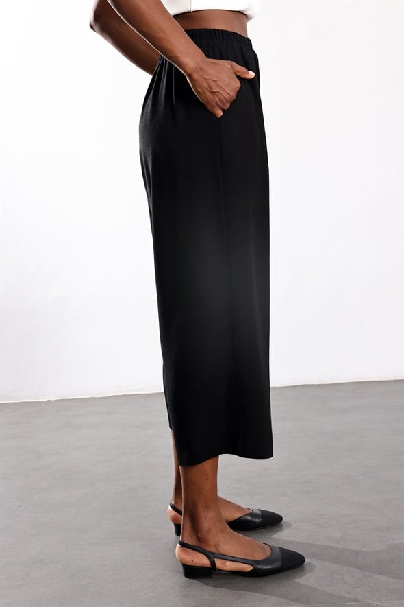 Siyah Beli Lastikli Bol Kesim Pantolon 30285