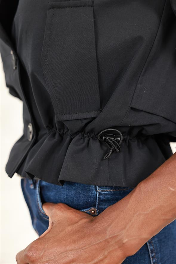 Siyah Büzgü Detaylı Kısa Trençkot 87136