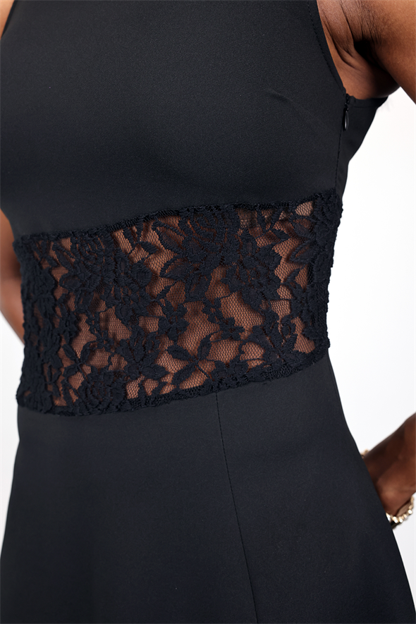 Siyah Dantel Geçişli Yırtmaçlı Elbise 1222