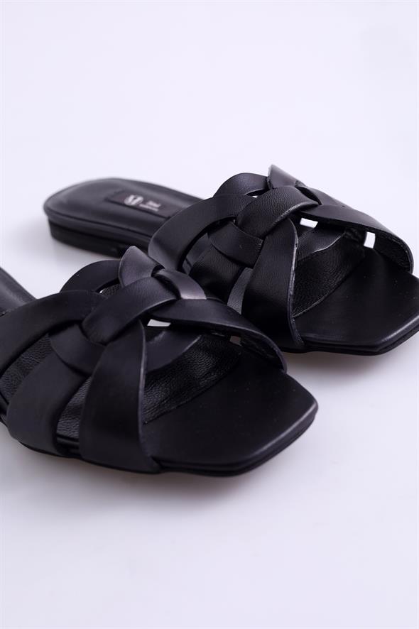 Siyah Deri Terlik 18498