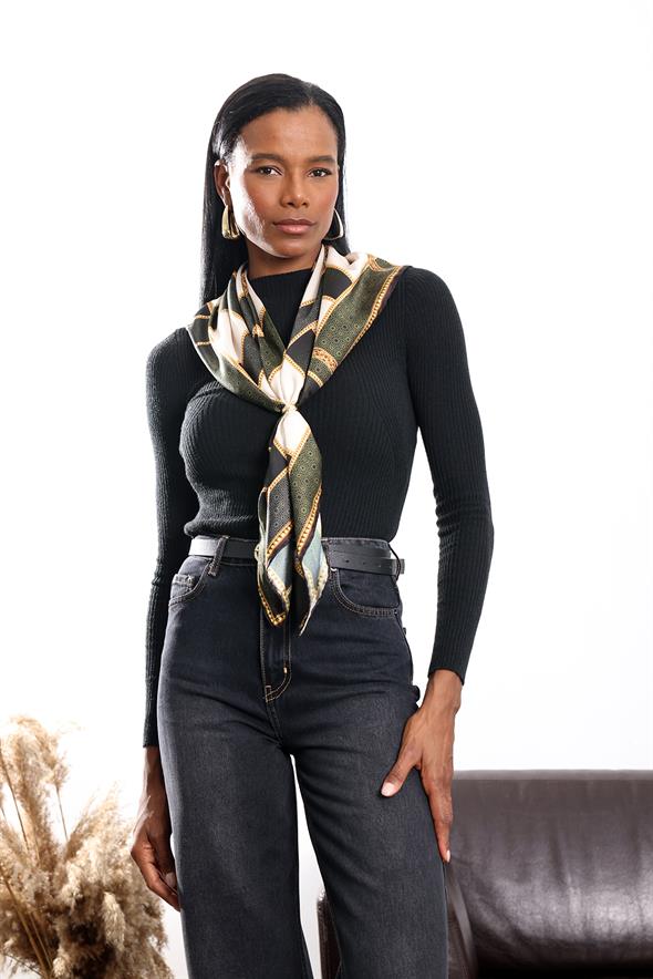 Siyah Dik Yaka Basic Triko 