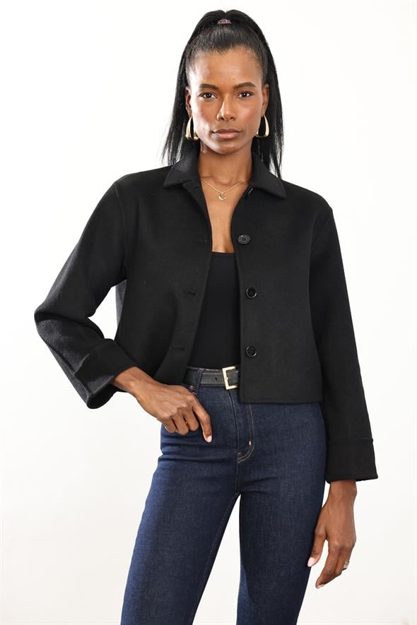 Siyah Gömlek Yaka Kısa Yün Ceket 