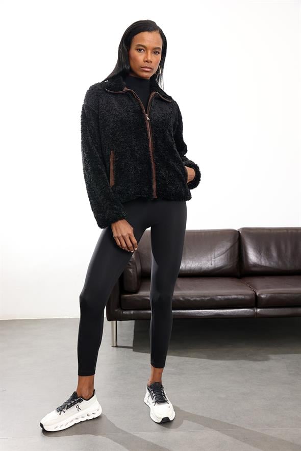 Siyah Kadife Detaylı Peluş Mont 