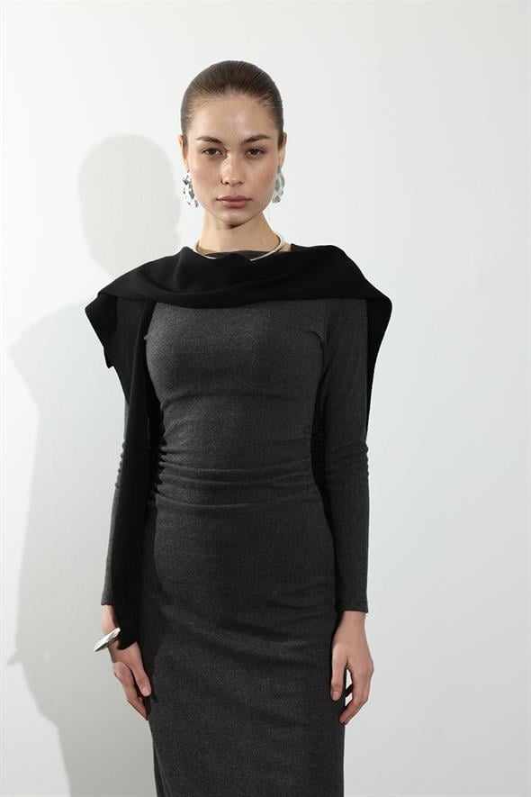 Siyah Kare Parçalı Atkı HRK01