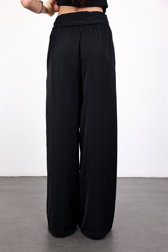 Siyah Kemerli Dökümlü Pantolon 031682