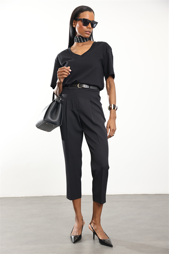 Siyah Kemerli Havuç Kesim Pantolon 9936