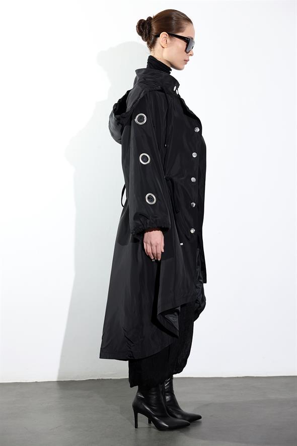 Siyah Metal Halka Detaylı Kapüşonlu Trençkot 87147