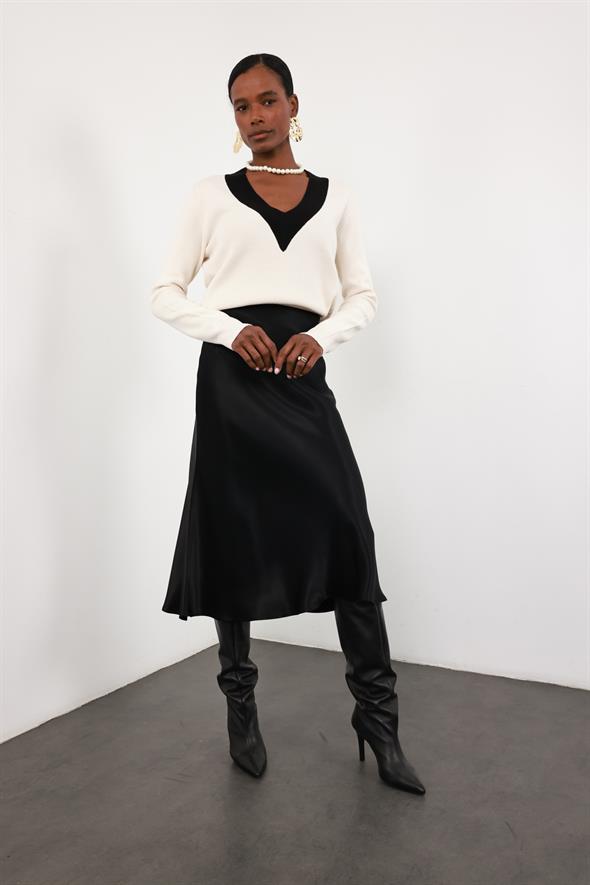 Siyah Saten Volanlı Etek 17000