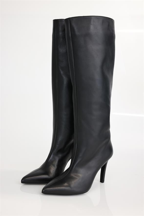 Siyah Sivri Burun Topuklu Çizme 24403