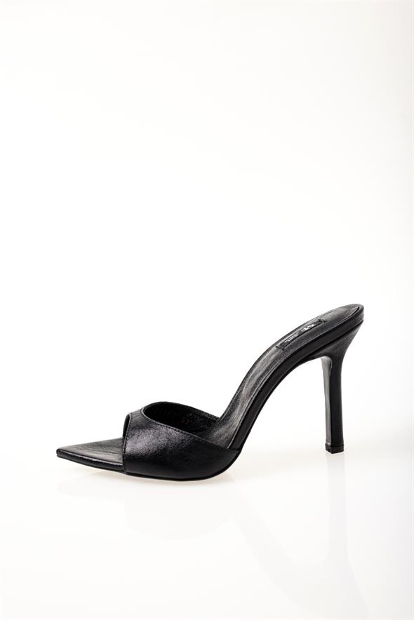 Siyah Sivri Burun Topuklu Terlik 25157