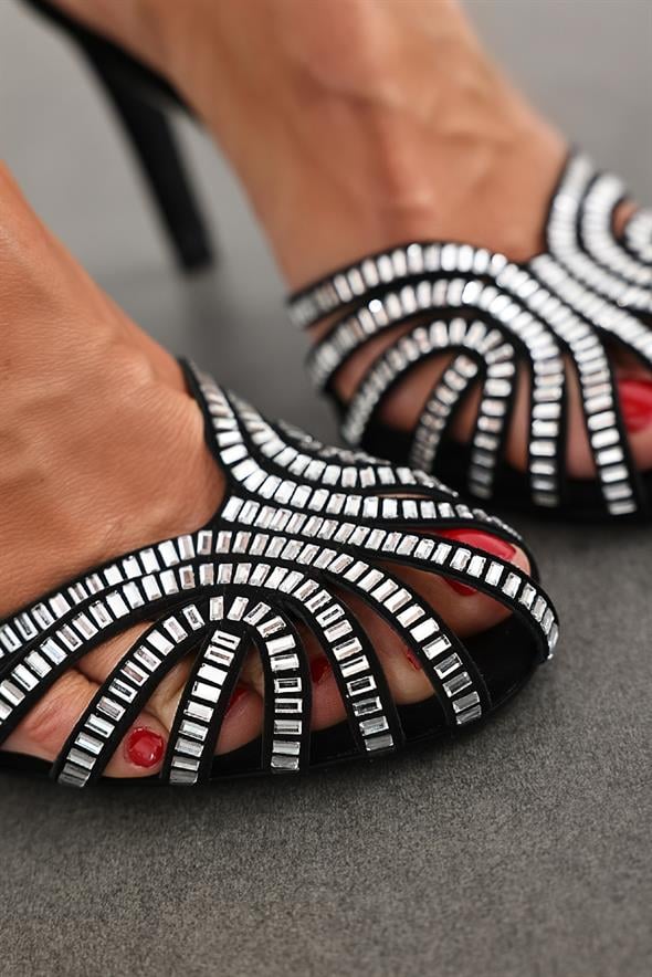 Siyah Taşlı Topuklu Sandalet 25056