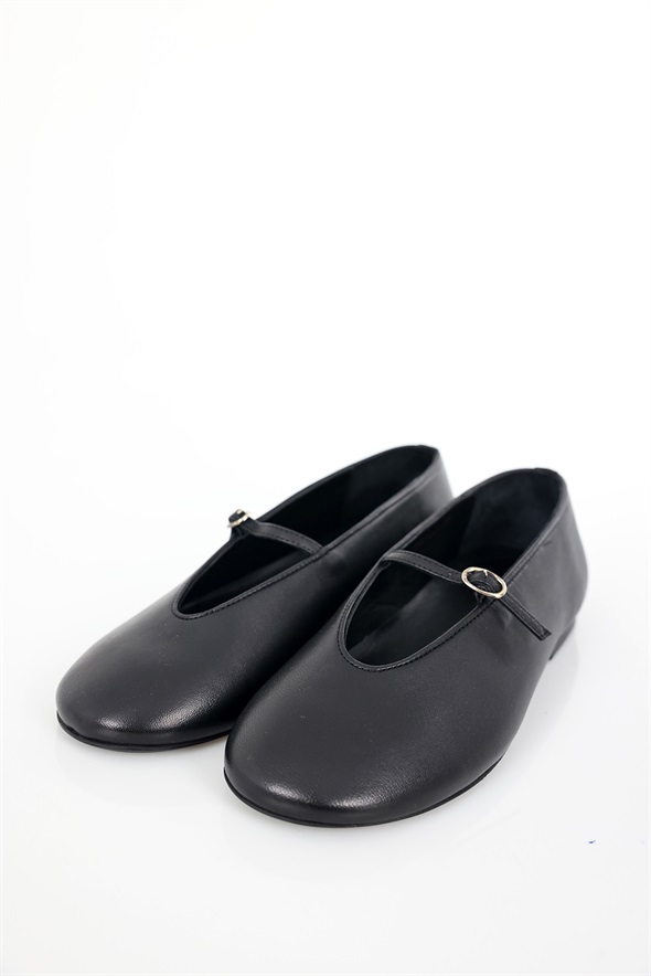 Siyah Tokalı Babet 26022