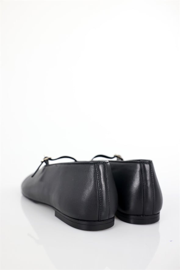 Siyah Tokalı Babet 26022