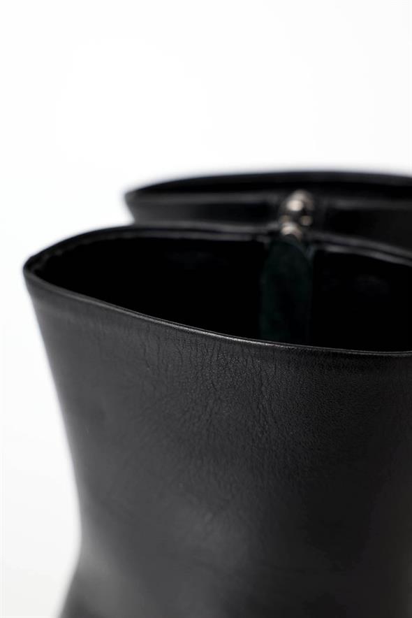 Siyah Topuklu Bot 24454