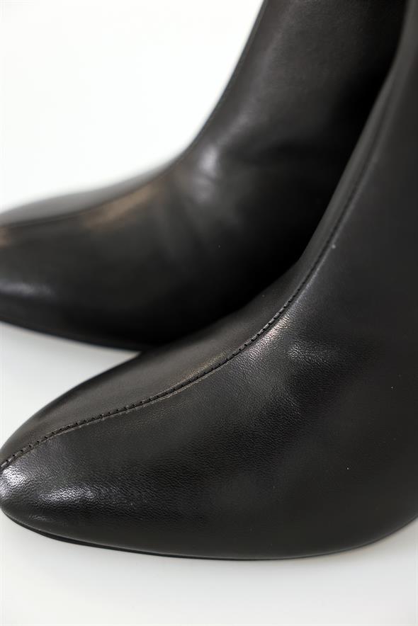 Siyah Topuklu Klasik Çizme 25357