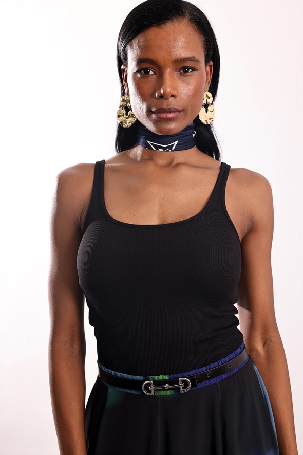 Siyah U Yaka Fitilli Basic Atlet 