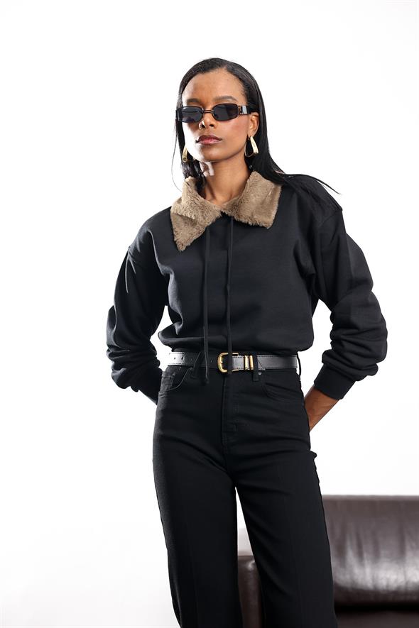 Siyah Yakası Peluş Detaylı Sweatshırt 17403