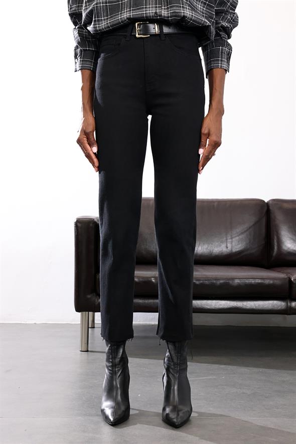 Siyah Yüksek Bel Boyfit Jean 