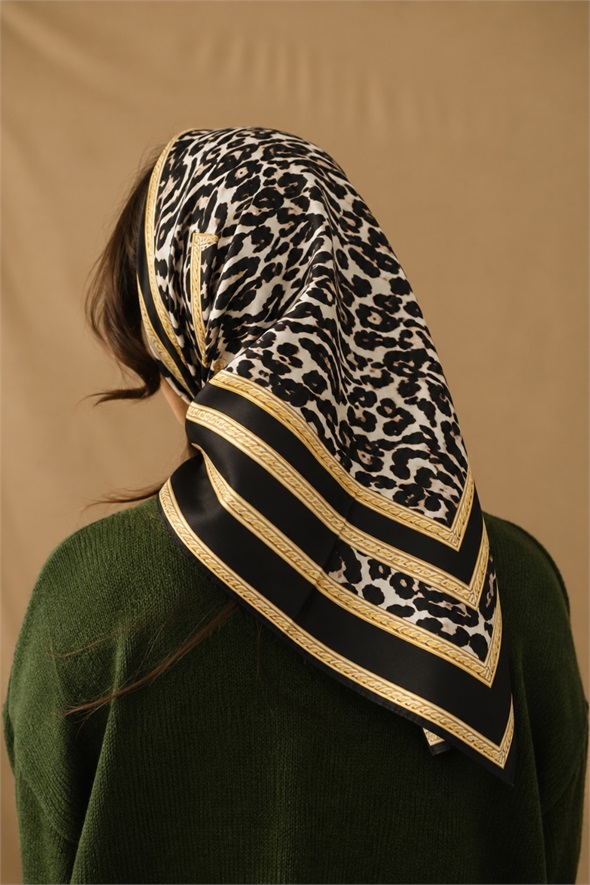 Siyah Zebra Desenli Şal 