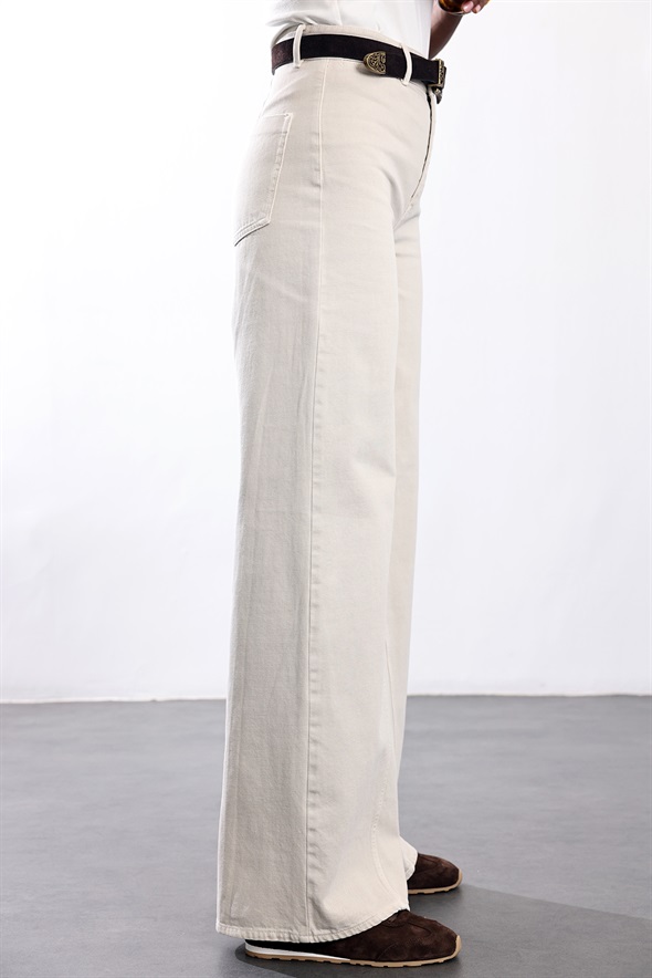 Taş Dikiş Detaylı Jean 