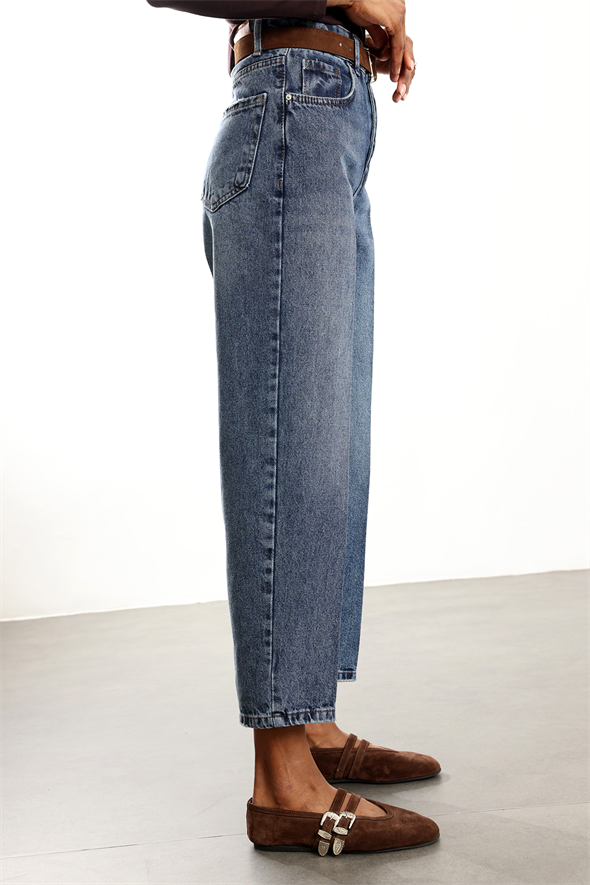 Yıkamalı Mavi Kemerli Baggy Jean 3010