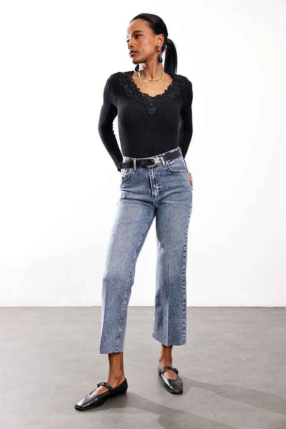 Yıkamalı Mavi Yüksek Bel Mini Flare Jean 2005