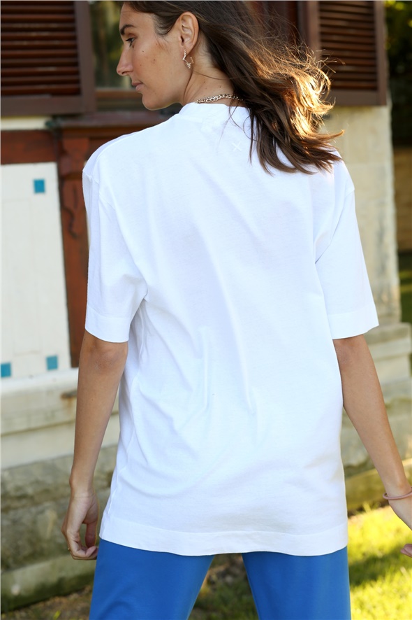 Beyaz Bisiklet Yaka Kısa Kol Tshirt 