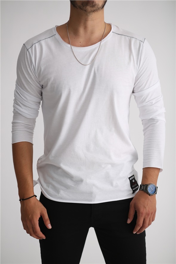 Beyaz Dikiş Detaylı Tshirt K-240